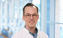 Dr. med. Christian Enulait Dr. med. Christian Enulait